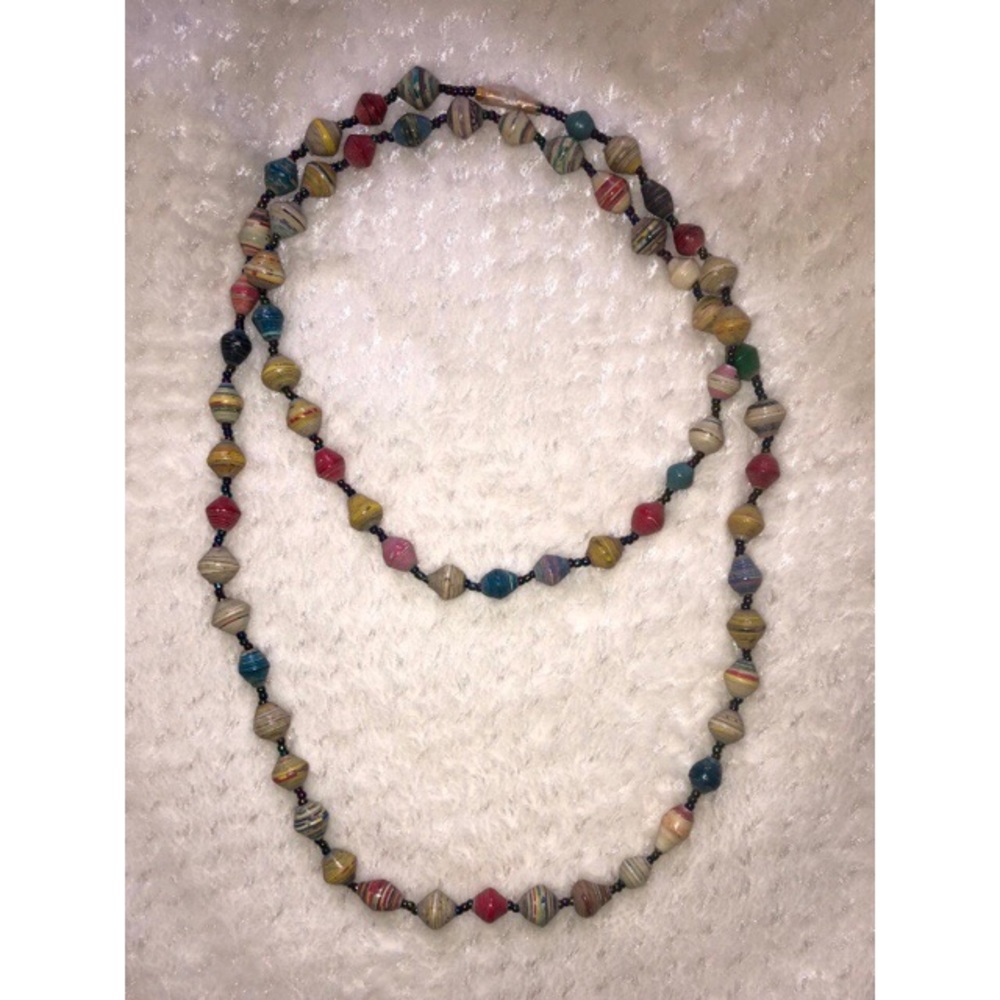 2/20$🌟 Necklace - Newspaper beads